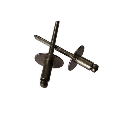 Torno CNC dotato di rivetti ciechi di ferro di tipo aperto