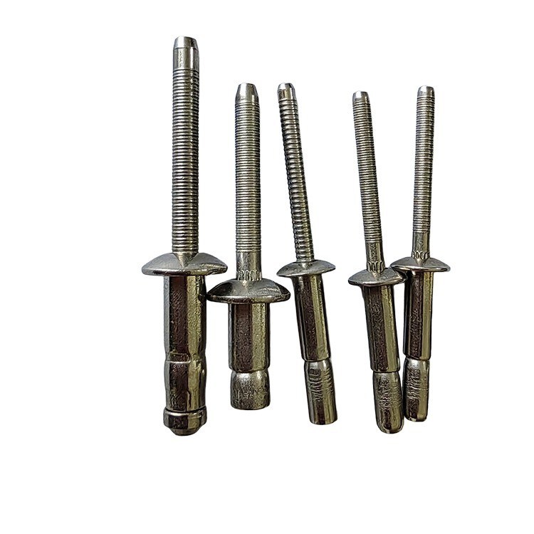 Rivette cieche di tipo blocco competitivo in acciaio inossidabile con finitura brillante